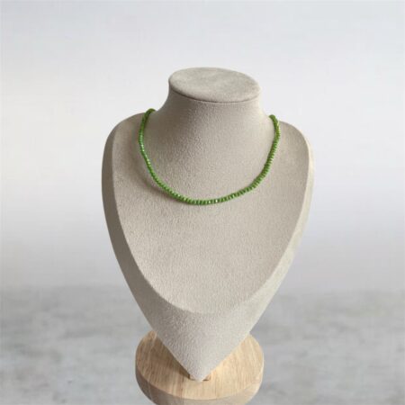 Collana con pietre verdi